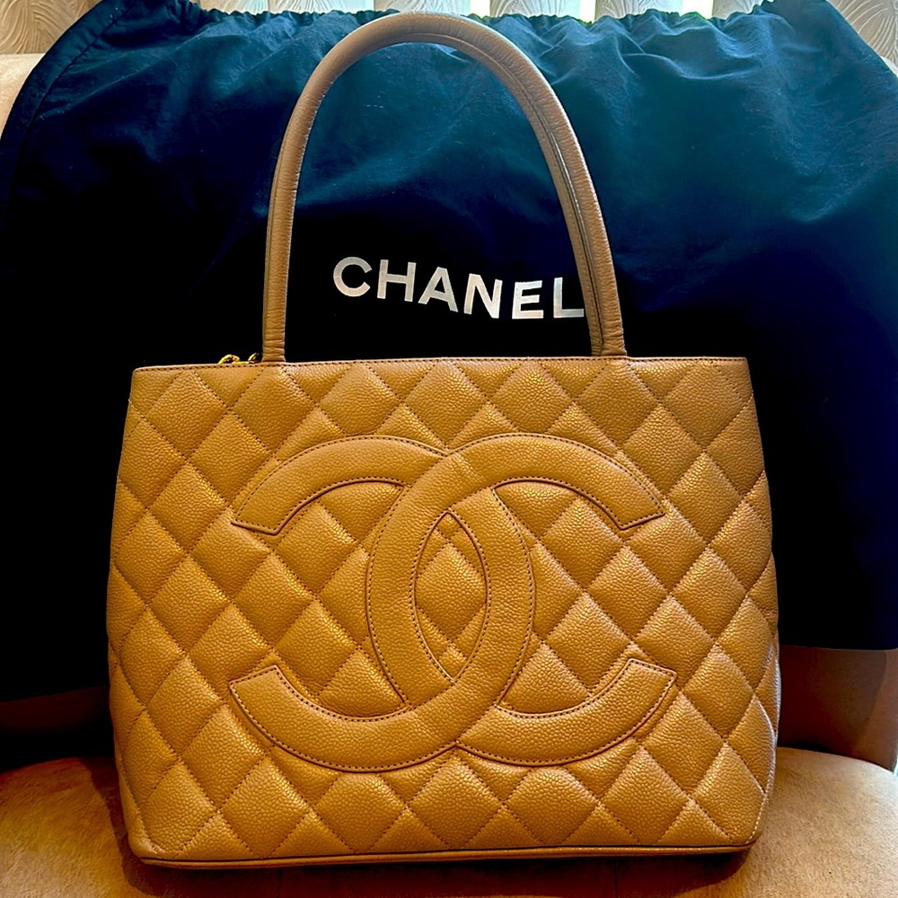 Authentic Chanel Caviar Leather Medallion Tote Quilted Reprint Shoulder Bag CC